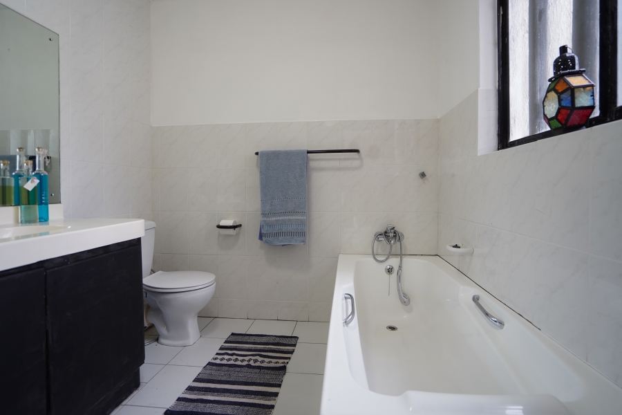 4 Bedroom Property for Sale in Van Riebeeckstrand Western Cape